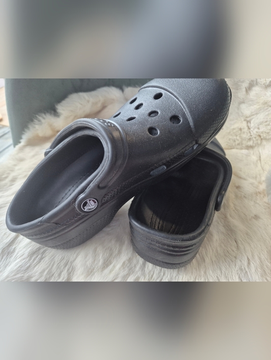 CROCS Shoes - Silver Cloud CROCS Classic Clog in Black Dibetics And Sensitive Feet